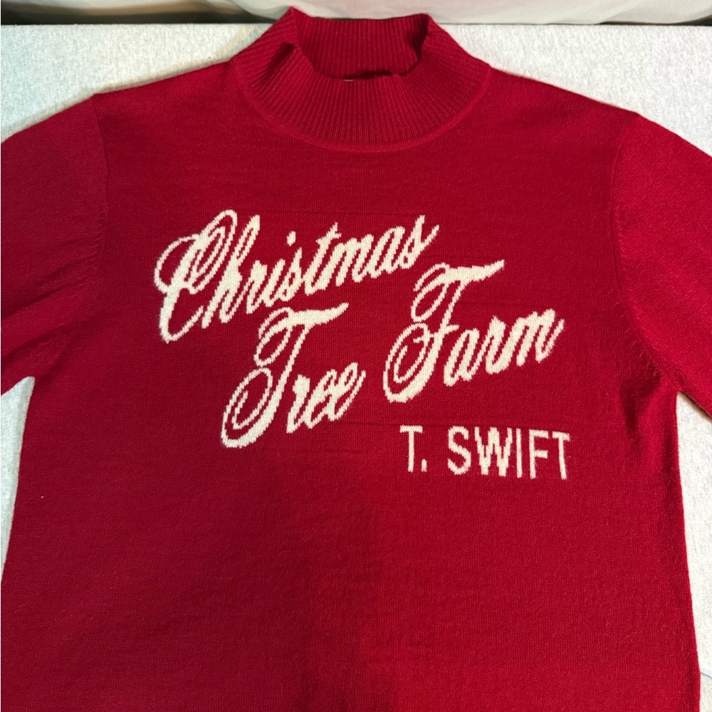 Taylor Swift “Christmas Tree Farm” Mock Neck Sweater – Red *RARE* 🎄❤️ - Picture 3 of 9